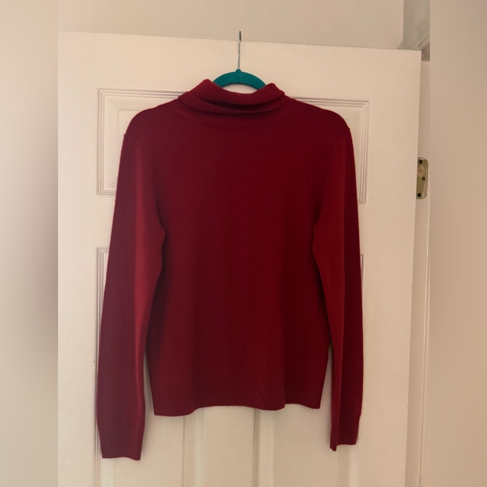 Uniqlo Women's Red Turtleneck Sweater - Picture 2 of 10